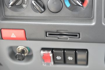 ���� ����˹Q9 220���� 4X2 6.78���Ű��դʽ�ػ���(����)(HFC5181CCYB80K1E2S)ͼƬ