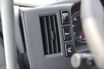 ���� ����˹Q9 220���� 4X2 6.78���Ű��դʽ�ػ���(����)(HFC5181CCYB80K1E2S)ͼƬ