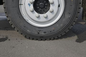 ���� ����˹Q9 220���� 4X2 6.78���Ű��դʽ�ػ���(����)(HFC5181CCYB80K1E2S)ͼƬ