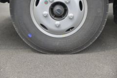 江淮 帅铃E中体 152马力 3.905米排半仓栅式轻卡(HFC5045CCYP92K3C2V)