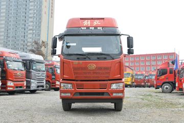 一汽解放 J6L中卡 尊享版 260马力 4X2 6.75米栏板载货车(国六)(CA1180P62K1L4A2E6)