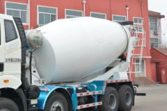 一汽解放 J6P 375马力 8X4 7.86方混凝土搅拌车(凌宇牌)(CLY5315GJB32E51)