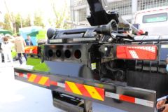比亚迪 T9 6X4 纯电动车厢可卸式垃圾车(中联牌)(ZBH5251ZXXBYBEV)