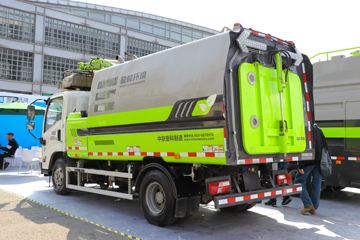 江铃汽车底盘 洒水车/喷洒车外观图片