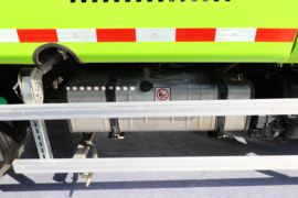 江铃汽车底盘&nbsp;洒水车/喷洒车底盘图片