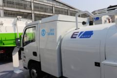 上汽跃进 ES70 4X2 纯电动吸粪车(亚洁牌)(BQJ5040GXEEV)