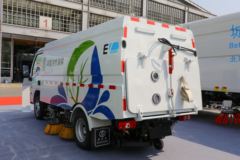 上汽跃进 ES70 4X2 纯电动扫路车(亚洁牌)(BQJ5040TSLEV)