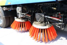 FH500底盘&nbsp;扫路车底盘图片