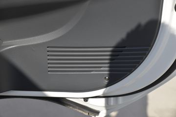 ���� ��X1 2.0L 122���� CNG 3��˫������΢��(KMC1039NG318S6)ͼƬ