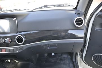 ���� ��X1 2.0L 122���� CNG 3��˫������΢��(KMC1039NG318S6)ͼƬ