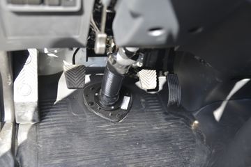 ���� ��X1 2.0L 122���� CNG 3��˫������΢��(KMC1039NG318S6)ͼƬ