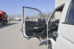 凯马 锐航X1 2.0L 122马力 CNG 3米双排栏板微卡(KMC1039NG318S6)