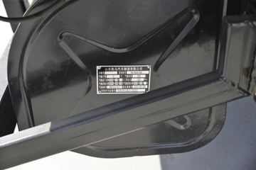 ���� ��X1 2.0L 122���� CNG 3��˫������΢��(KMC1039NG318S6)ͼƬ