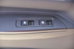 陕汽商用车 轩德X9 156马力 4.15米单排厢式轻卡(SX5042XXYNP5331)