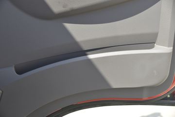 �ִ����ó� ��ͼ200 116���� 4X2 4.145�׵��������Ῠ(CNJ1041EDF33V)ͼƬ