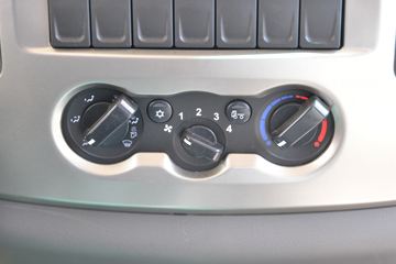 �ִ����ó� ��ͼ200 116���� 4X2 4.145�׵��������Ῠ(CNJ1041EDF33V)ͼƬ