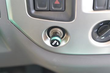 �ִ����ó� ��ͼ200 116���� 4X2 4.145�׵��������Ῠ(CNJ1041EDF33V)ͼƬ