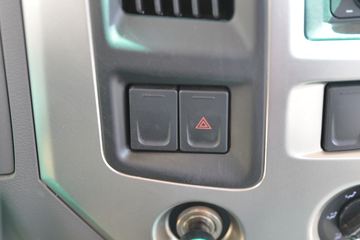 �ִ����ó� ��ͼ200 116���� 4X2 4.145�׵��������Ῠ(CNJ1041EDF33V)ͼƬ