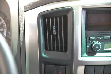 �ִ����ó� ��ͼ200 116���� 4X2 4.145�׵��������Ῠ(CNJ1041EDF33V)ͼƬ