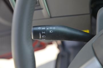 �ִ����ó� ��ͼ200 116���� 4X2 4.145�׵��������Ῠ(CNJ1041EDF33V)ͼƬ