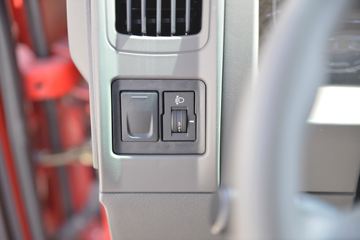 �ִ����ó� ��ͼ200 116���� 4X2 4.145�׵��������Ῠ(CNJ1041EDF33V)ͼƬ