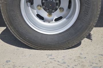 �ִ����ó� ��ͼ200 116���� 4X2 4.145�׵��������Ῠ(CNJ1041EDF33V)ͼƬ