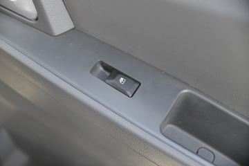 �ִ����ó� ʢͼ 150���� 4X2 4.13���Զ���������ʽ�Ῠ(����)ͼƬ