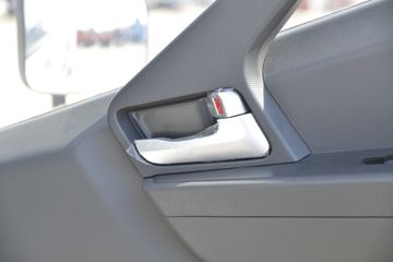 �ִ����ó� ʢͼ 150���� 4X2 4.13���Զ���������ʽ�Ῠ(����)ͼƬ