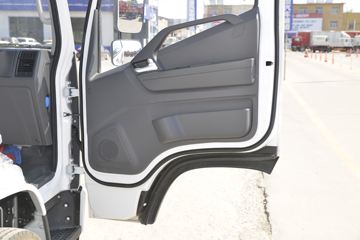 �ִ����ó� ʢͼ 150���� 4X2 4.13���Զ���������ʽ�Ῠ(����)ͼƬ