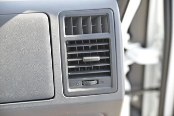 �ִ����ó� ʢͼ 150���� 4X2 4.13���Զ���������ʽ�Ῠ(����)ͼƬ