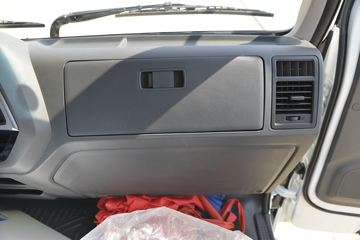 �ִ����ó� ʢͼ 150���� 4X2 4.13���Զ���������ʽ�Ῠ(����)ͼƬ