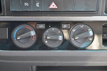 �ִ����ó� ʢͼ 150���� 4X2 4.13���Զ���������ʽ�Ῠ(����)ͼƬ