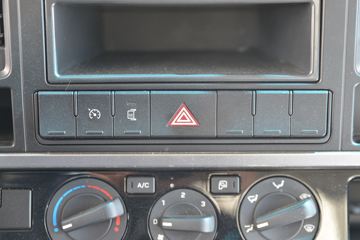 �ִ����ó� ʢͼ 150���� 4X2 4.13���Զ���������ʽ�Ῠ(����)ͼƬ