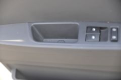 现代商用车 盛图 150马力 4X2 4.13米自动挡单排厢式轻卡(国六)