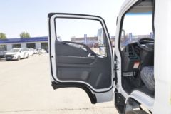 现代商用车 盛图 150马力 4X2 4.13米自动挡单排厢式轻卡(国六)