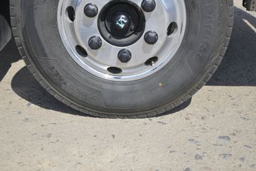 �ִ����ó� ʢͼ 150���� 4X2 4.13���Զ���������ʽ�Ῠ(����)ͼƬ