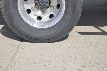 �ִ����ó� ʢͼ 150���� 4X2 4.13���Զ���������ʽ�Ῠ(����)ͼƬ