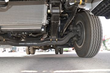 �ִ����ó� ʢͼ 150���� 4X2 4.13���Զ���������ʽ�Ῠ(����)ͼƬ