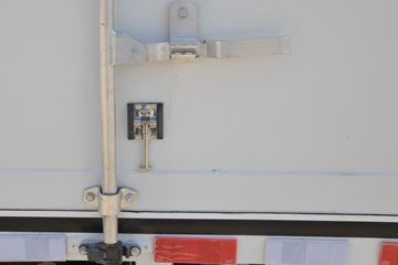 �ִ����ó� ʢͼ 150���� 4X2 4.13���Զ���������ʽ�Ῠ(����)ͼƬ