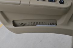 飞碟奥驰 A3系列 143马力 3.85米排半栏板轻卡(FD1042W63K5-1)