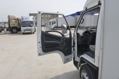 唐骏欧铃 小宝马PLUS 1.9L 102马力 3.63米单排厢式微卡(ZB5042XXYBDD0V)