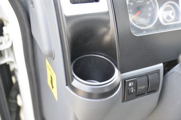 ���� K3���˿� ����� 102���� 3.48�׵��������Ῠ(��ɲ)ͼƬ