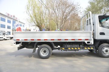 ���� K3���˿� ����� 102���� 3.48�׵��������Ῠ(��ɲ)ͼƬ