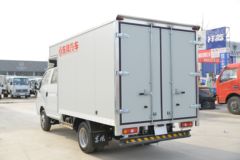 东风 小霸王W17 102马力 2.94米双排厢式微卡(EQ5040XXYD6BDBAC)