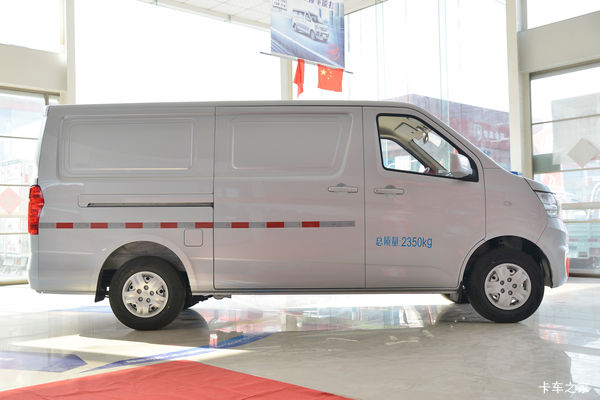 抢购在行动!成都市睿行M80VAN/轻客降价大放送,立降0.6万