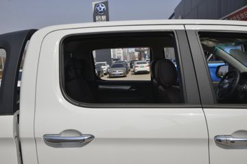 ����T8 2021�� ������ 2.0T���� 150���� ���� ˫��Ƥ��(����)ͼƬ