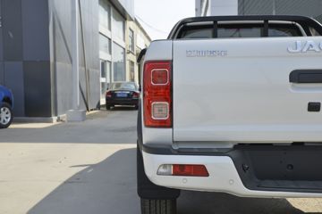 ����T8 2021�� ������ 2.0T���� 150���� ���� ˫��Ƥ��(����)ͼƬ