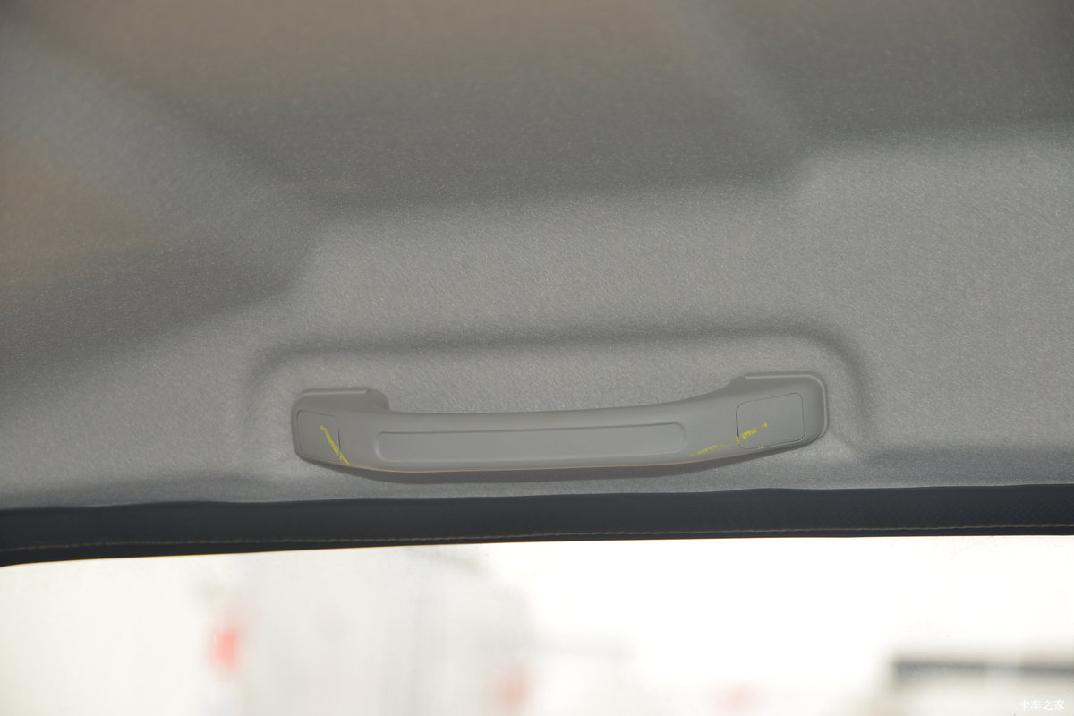 ���� �¿�˳�� 129���� 3.8�׵��������Ῠ(����)(JX1042TG26)��ʻ��                                               