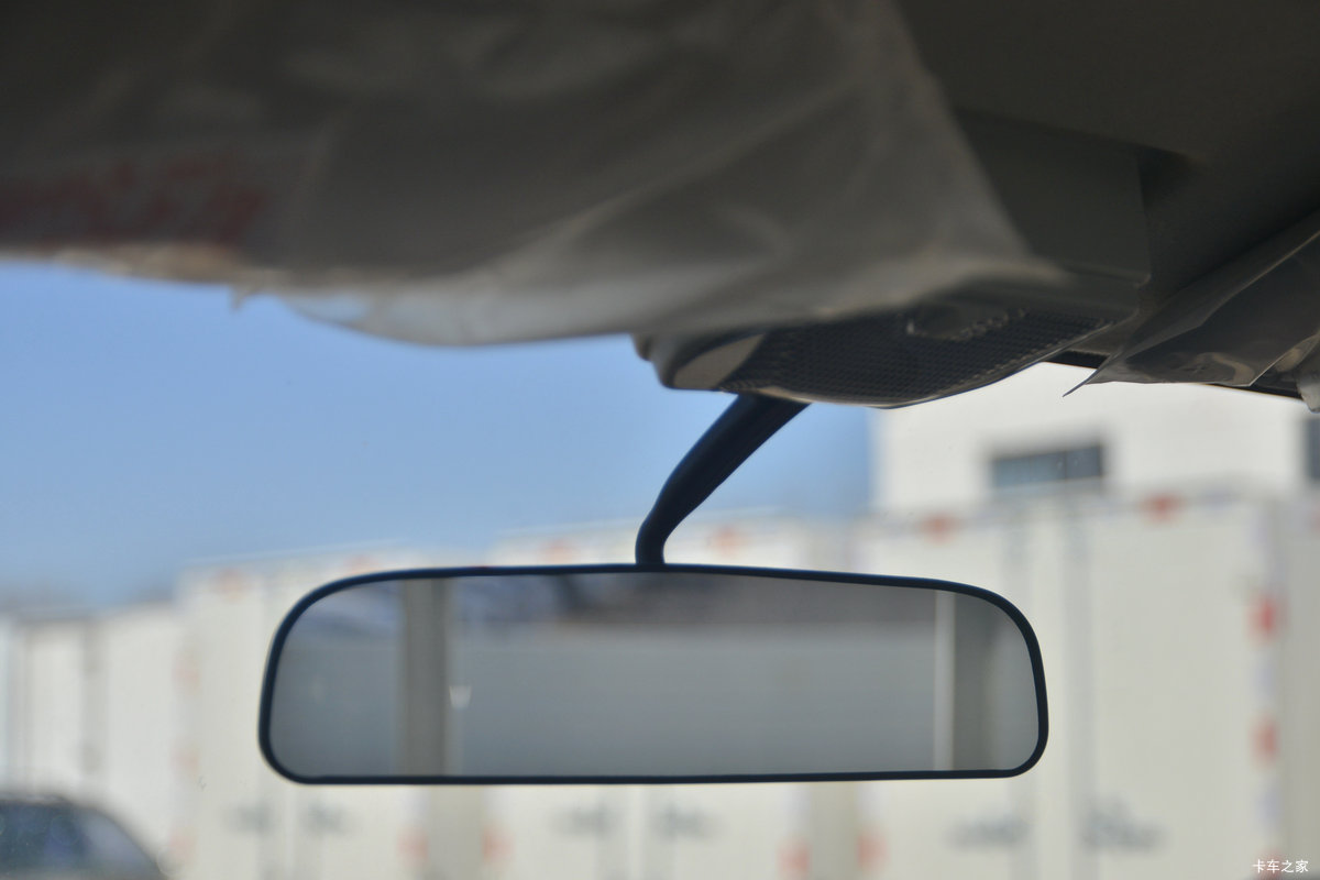 ���� �¿�˳�� 129���� 3.8�׵��������Ῠ(����)(JX1042TG26)��ʻ��                                               