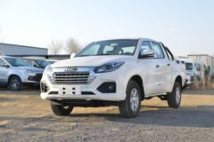 江铃 新宝典 2020款 舒适版 2.5T柴油 140马力 两驱 标轴距双排皮卡(国六)(5挡)